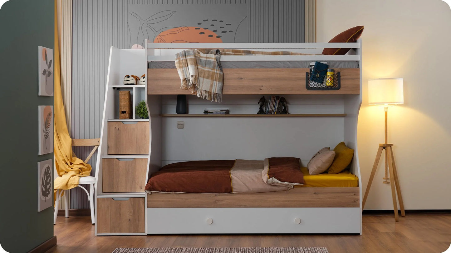 Komplettes Kinderzimmer „Best“ im Kolonialstil in hellem Holz und Weiß mit kompaktem Etagenbett.