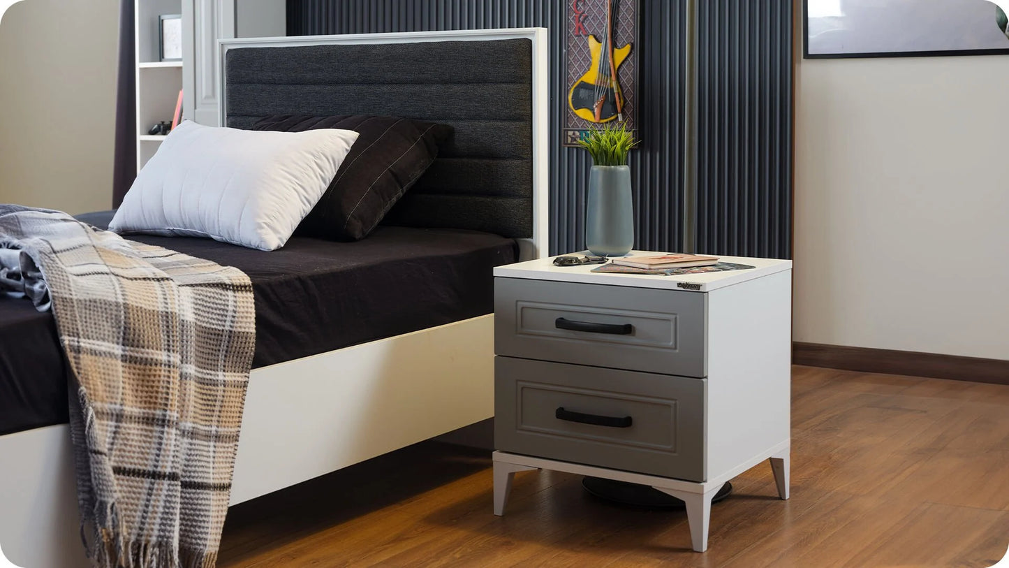 Komplettes Kinderzimmer „Eva“ im eleganten Stil in hellgrau und weiß, Kleiderschrank mit 3 Türen.