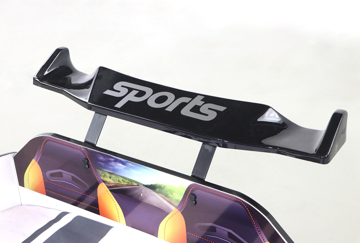 Einzelbett in Form eines ASTON-Sportwagens in Schwarz, inklusive Matratze.
