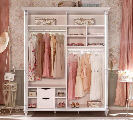 Romantischer Schiebeschrank