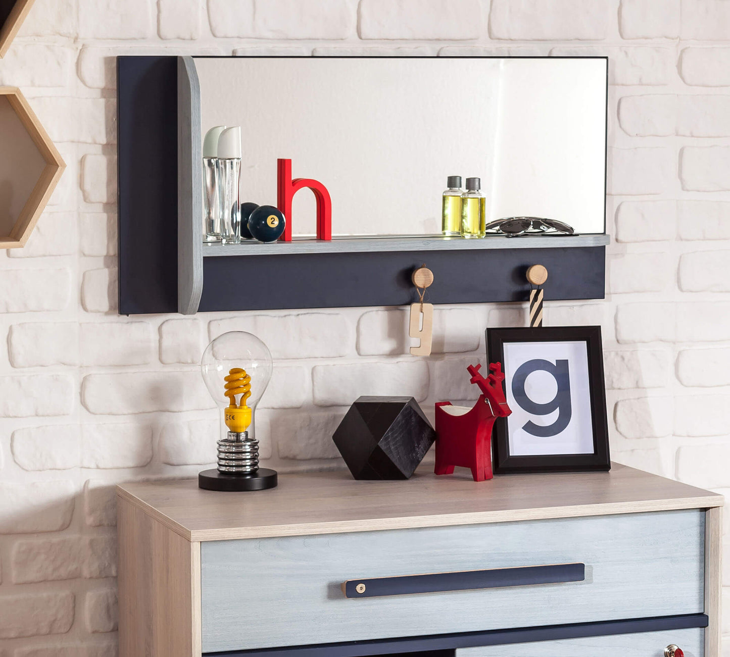 Miroir mural trio avec étagère