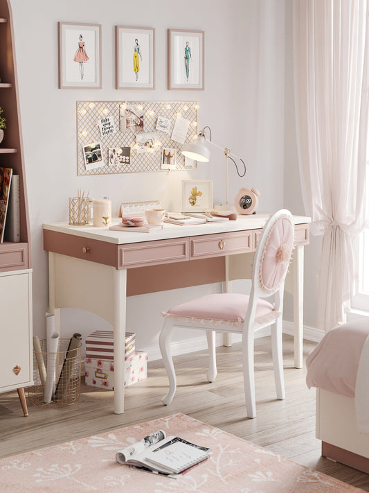 Eleganter Schreibtisch