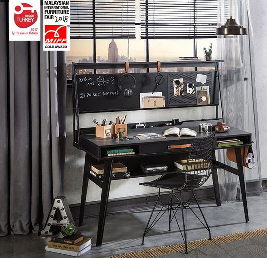 Schreibtisch aus dunklem Metall