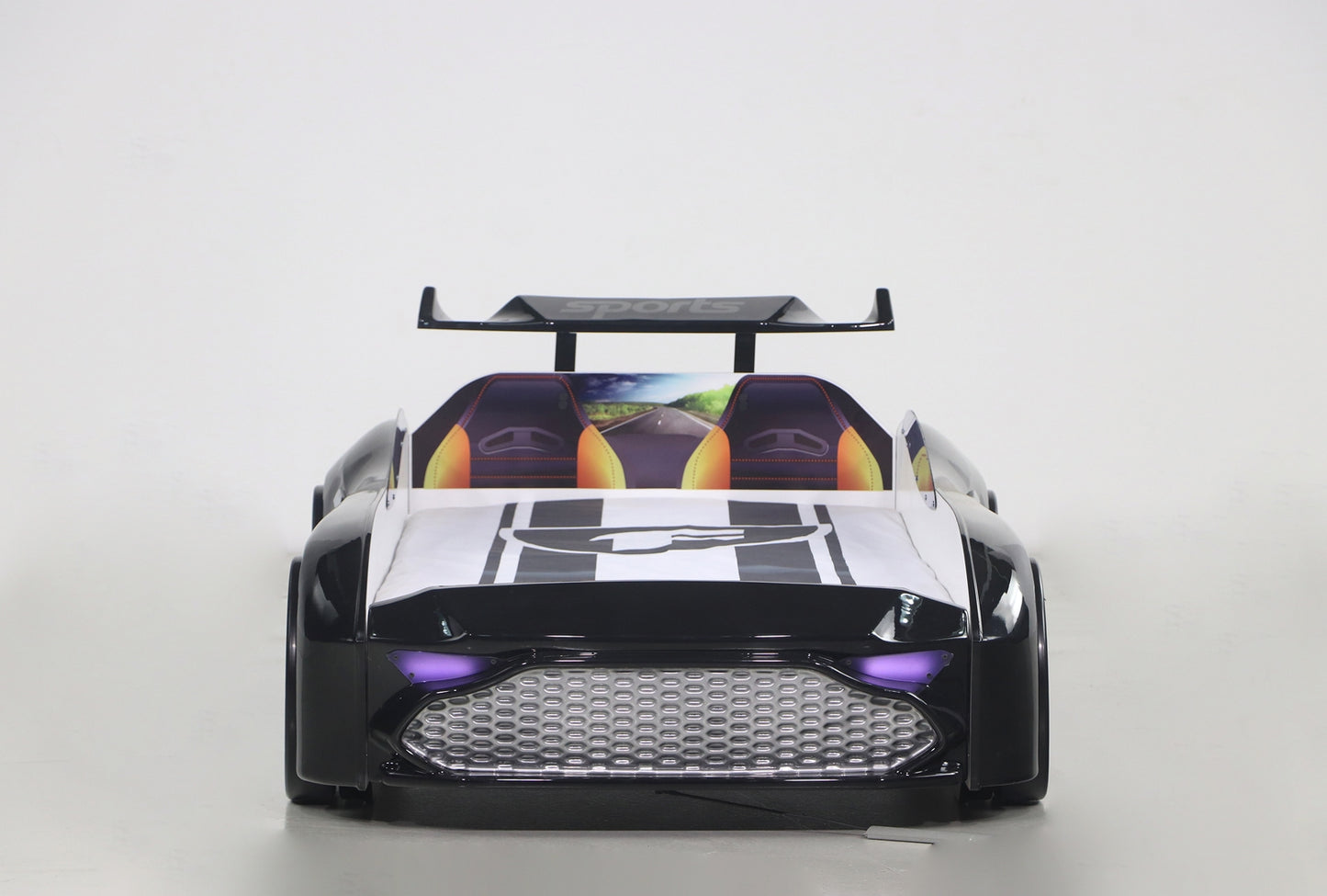 Einzelbett in Form eines ASTON-Sportwagens in Schwarz, inklusive Matratze.