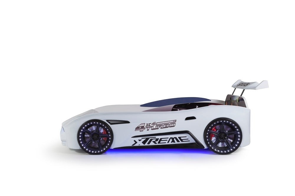 Einzelbett in Form eines ASTON-Sportwagens in Weiß, inklusive Matratze.
