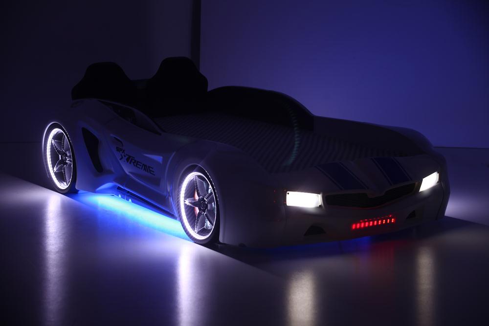 Letto singolo contenitore a forma di auto sportiva colore bianco SPX XTREME con controller e musica, materasso incluso.