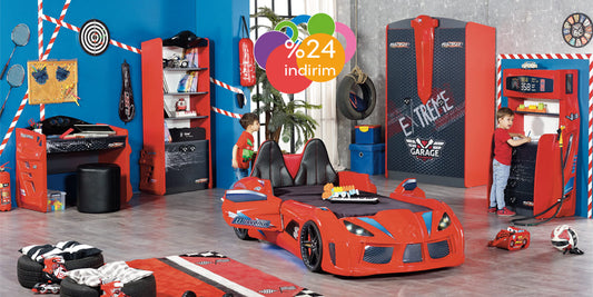 Komplettes „Racing“-Schlafzimmer mit rotem Ferrari-Bett.