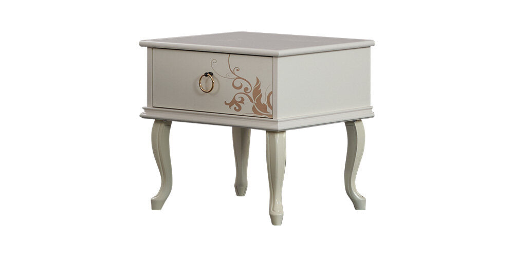 Komplettes Mädchenzimmer „New Alacati“ im romantischen Stil mit Einzelbett und dreitürigem Kleiderschrank.