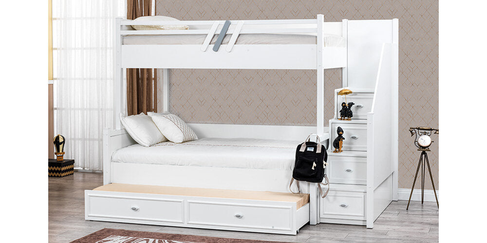 Komplettes Kinderzimmer „Angel“ mit klassischem weißen Kompakt-Etagenbett, funktional, platzsparend.