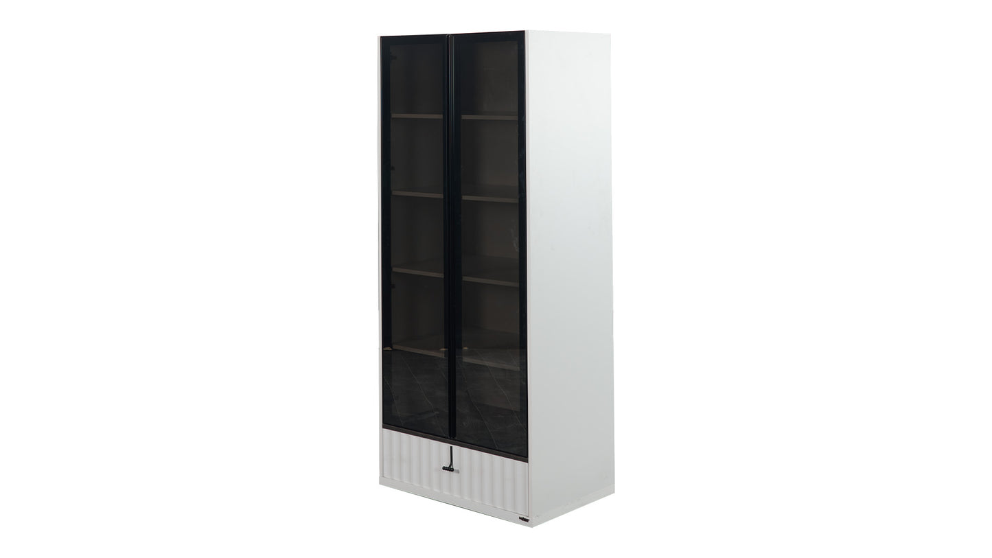 Komplettes „cooles“ Jungenschlafzimmer mit modernem Eckkleiderschrank in Schwarz und Weiß.