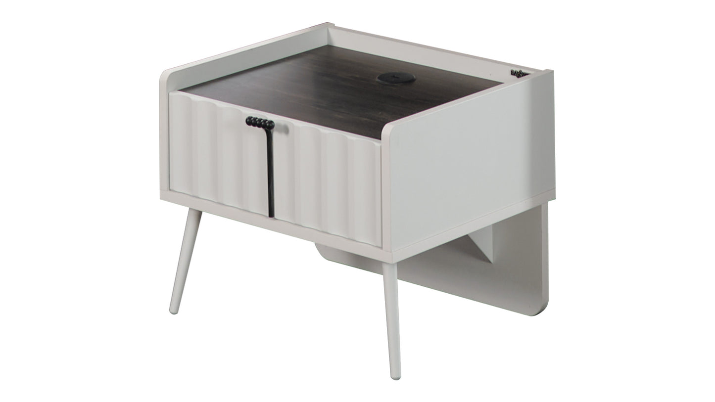 Komplettes „cooles“ Jungenschlafzimmer mit modernem Eckkleiderschrank in Schwarz und Weiß.