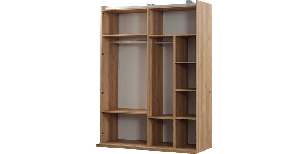 Komplettes Kinderzimmer „Flora“ im Berghüttenstil in hellem Holz.