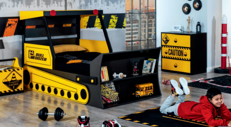 Cameretta completa per ragazzi "Greyder" stile trattori e movimento terra colore nero e giallo con letto a forma di ruspa.
