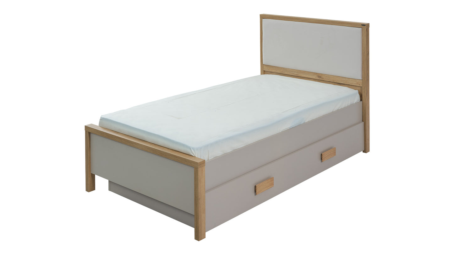 Komplettes Kinderzimmer „Huga“ im linearen und funktionalen Stil in Naturholz und Beige.