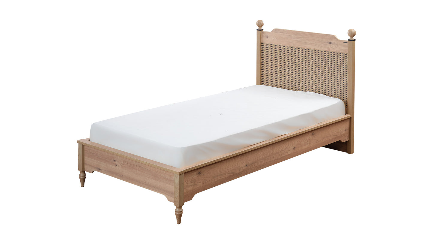 Cameretta completa per ragazzi "Latte" stile classico e naturale color legno chiaro.