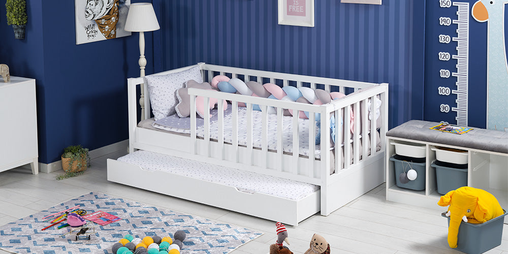 Montessori-Schlafzimmer für Jungen/Mädchen „Luna“, weiße Farbe.
