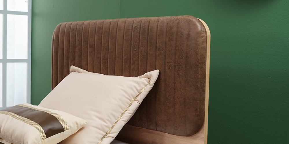 Cameretta completa per ragazzo "Nesta" stile essenziale color legno pino chiaro.