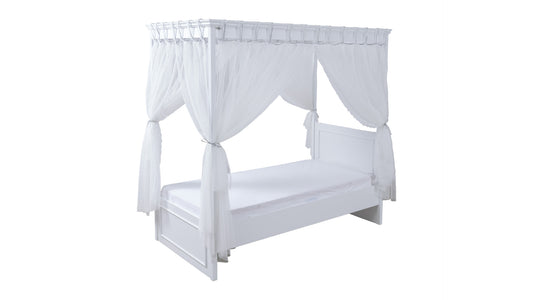 Komplettes Mädchenzimmer „Reyna“ im romantischen Stil in Weiß mit Himmelbett.