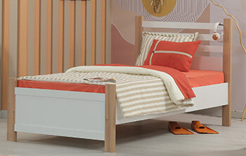 Cameretta completa per ragazzo/a "Rustico" stile essenziale con letto singolo color legno e bianco.