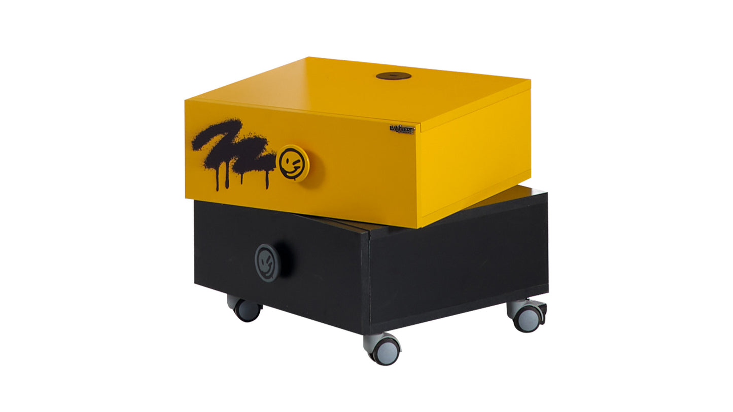 Cameretta completa per ragazzi "Skate" stile stravagante e divertente colore nero, giallo e grigio con armadio 4 ante.