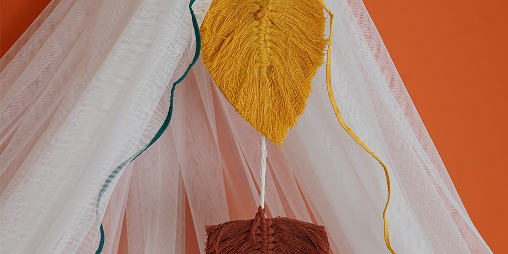 Komplettes weißes Kinderzimmer