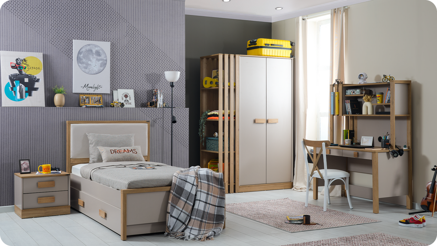 Chambre d'enfant complète "Huga" de style linéaire et fonctionnel en bois naturel et beige.