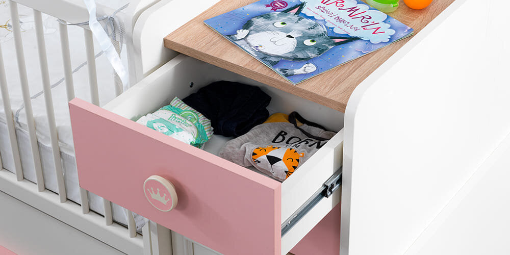 Komplettes Babyzimmer mit Wachstumsbett Mod. „Oyku“