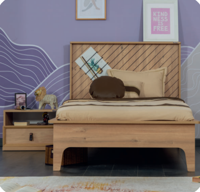 Chambre d'enfant complète "Flora" style cabane de montagne en bois clair avec armoire trois portes.