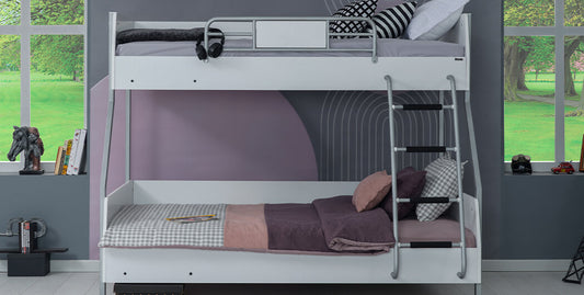 Komplettes Schlafzimmer für „Intelligente“ Jungen/Mädchen in Weiß und Grau mit Etagenbett.