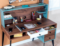 Chambre garçon complète "Kampus" en bleu clair, bleu, blanc et bois.