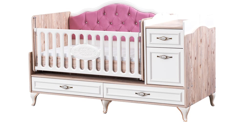 Chambre bébé fille blanche style classique avec lit évolutif