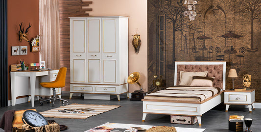 Chambre classique complète pour filles "Nuovo Sogno" avec lit queen size aux détails blanc, bois et or.