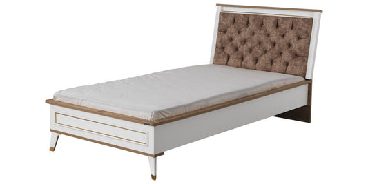 Chambre classique complète pour filles "Nuovo Sogno" avec lit queen size aux détails blanc, bois et or.